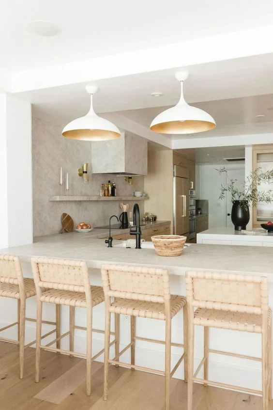 10 Ways to Choose the Perfect Bar Stool for Your Home