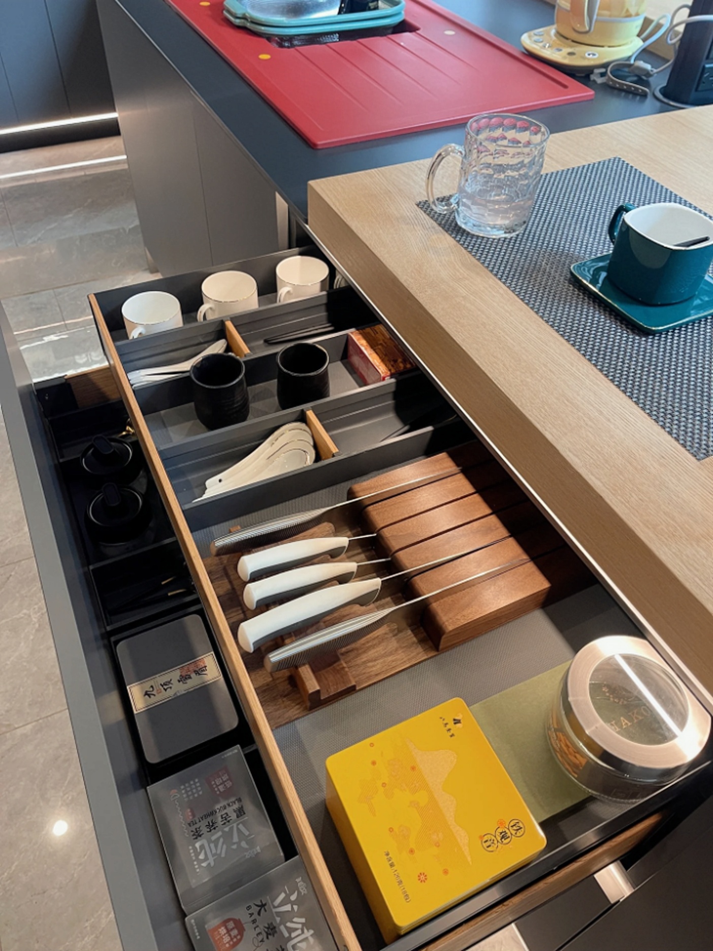 kitchen cabinet drawer