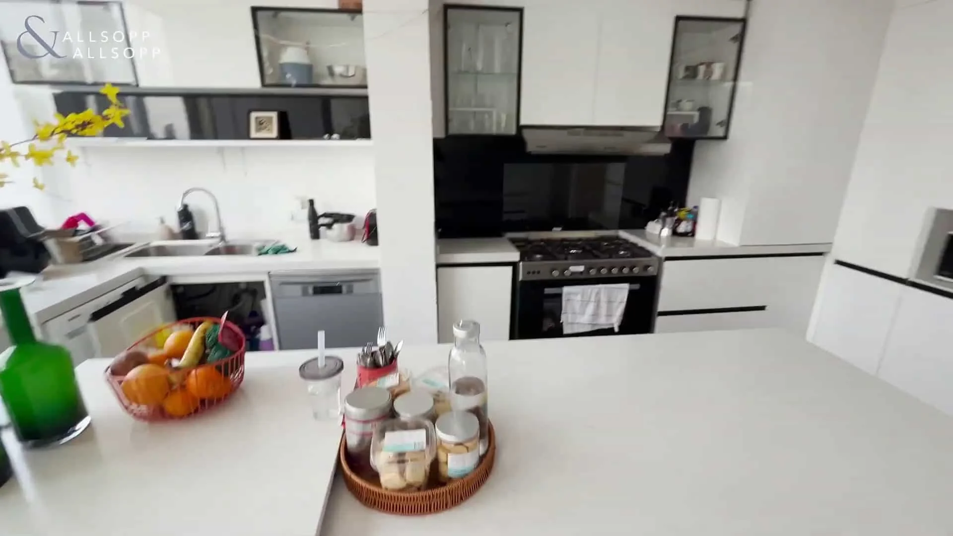 Dubai whole house customization 4 dubai kitchen (2)