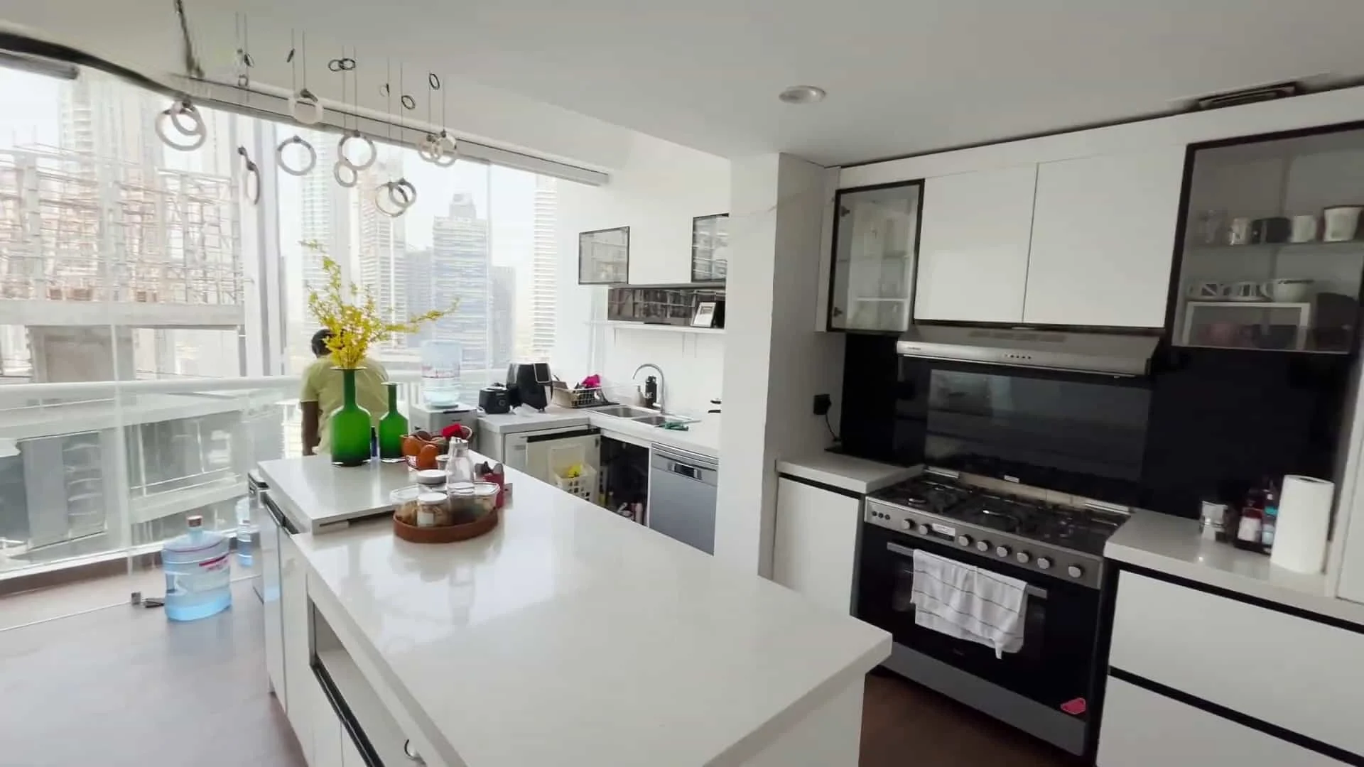 Dubai whole house customization 3 dubai kitchen (3)