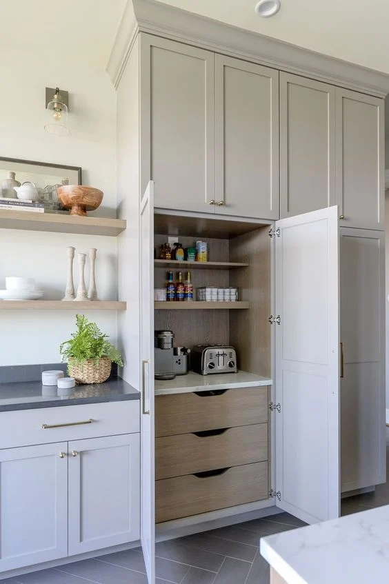 Cocina de roble y hierro