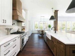Farmhouse White Shaker Kitchen Cabinet with Island