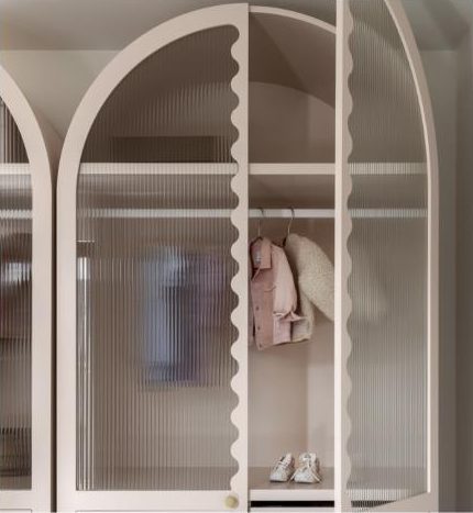 Curved details in children's room