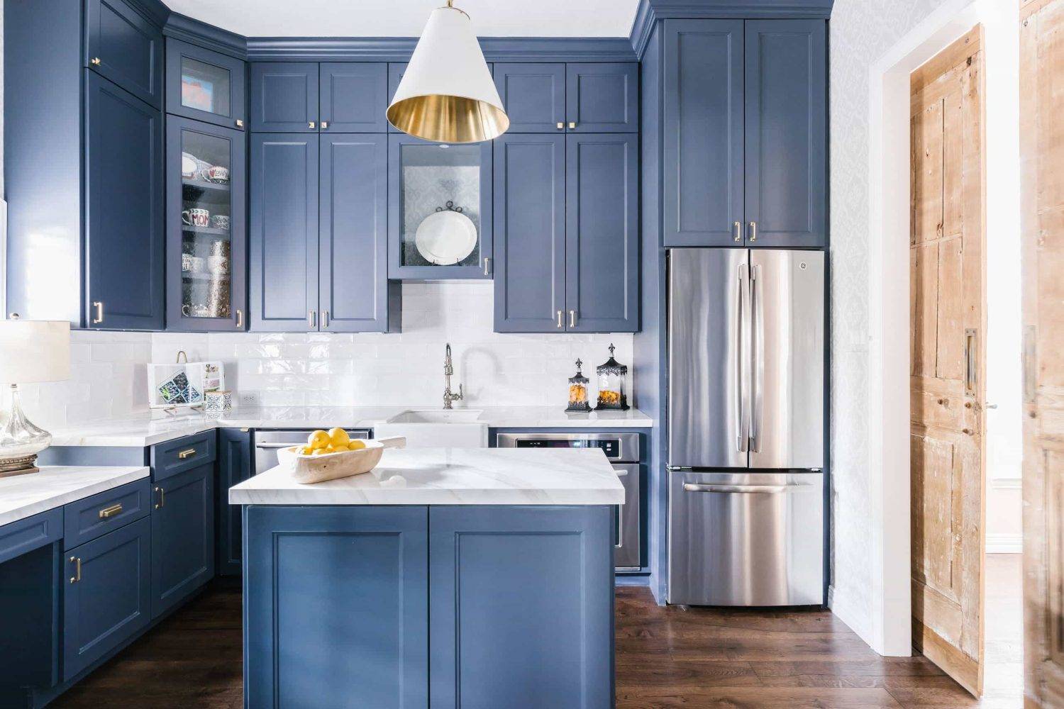blue-kitchen-cabinets-color