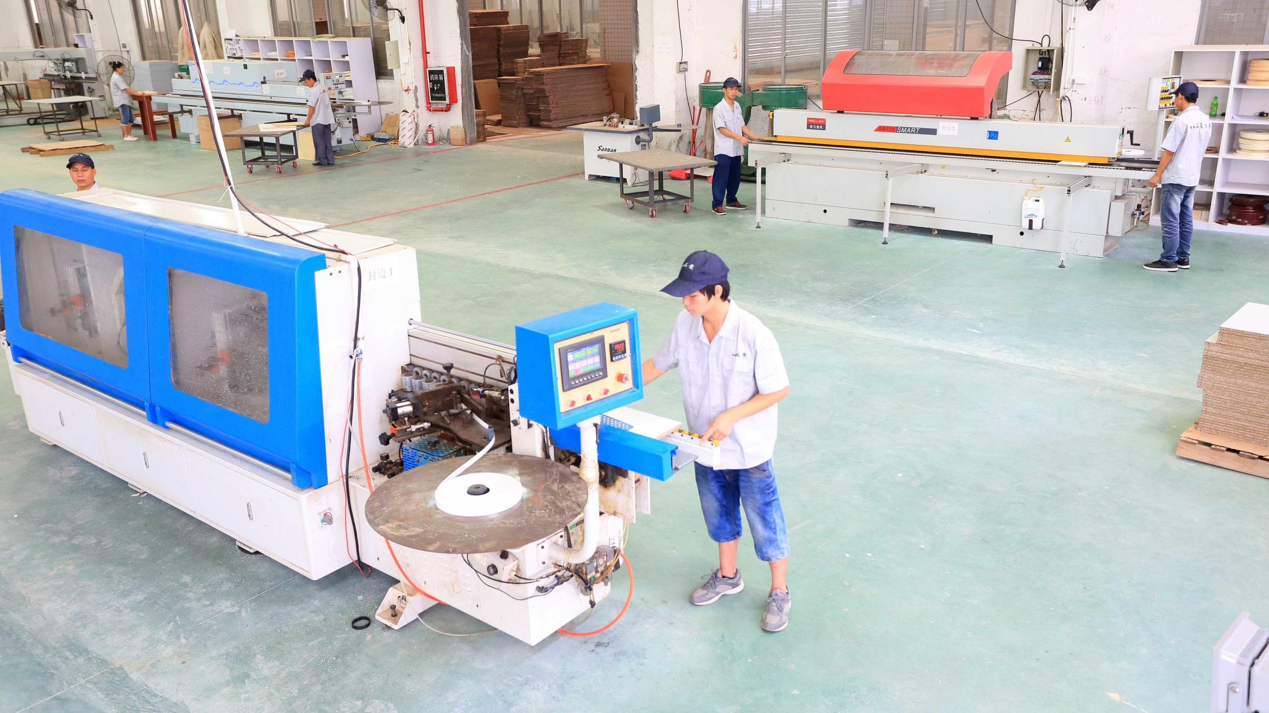 Cabinet edge banding machine