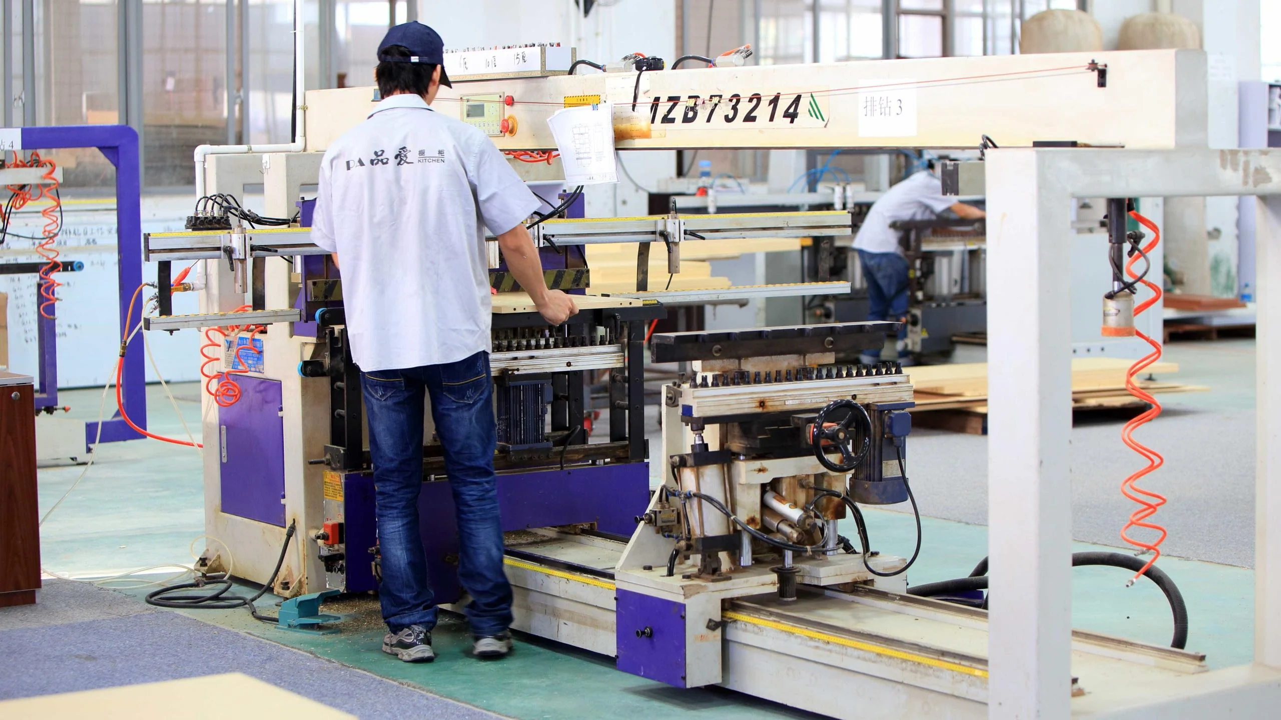 Affordable Luxury Cabinetry: Customizing U.S. Homes with Style 8 cabinet row drill