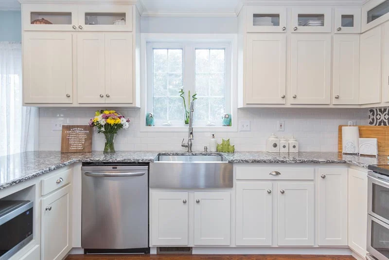 white-contemporary-shaker