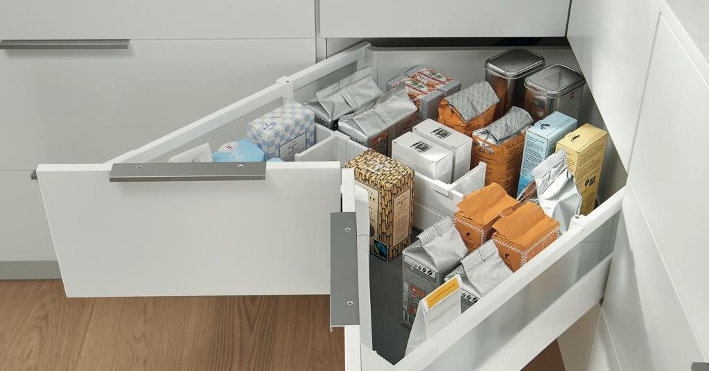 pull-out-corner-apartmen-kitchen-cabinets
