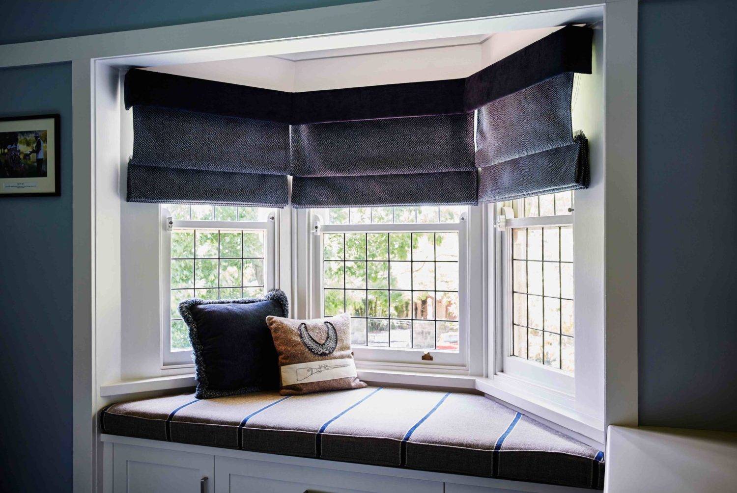 20 Best Window Design Ideas to Elevate Your Projects in 2025 5 bay window design with curtain ideas