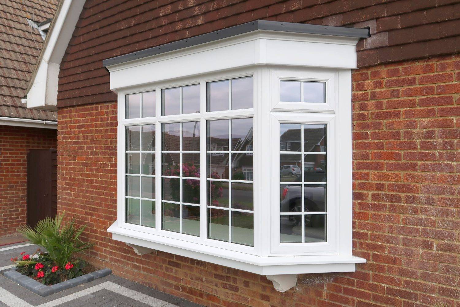 20 Best Window Design Ideas to Elevate Your Projects in 2025 4 bay window designs new trends