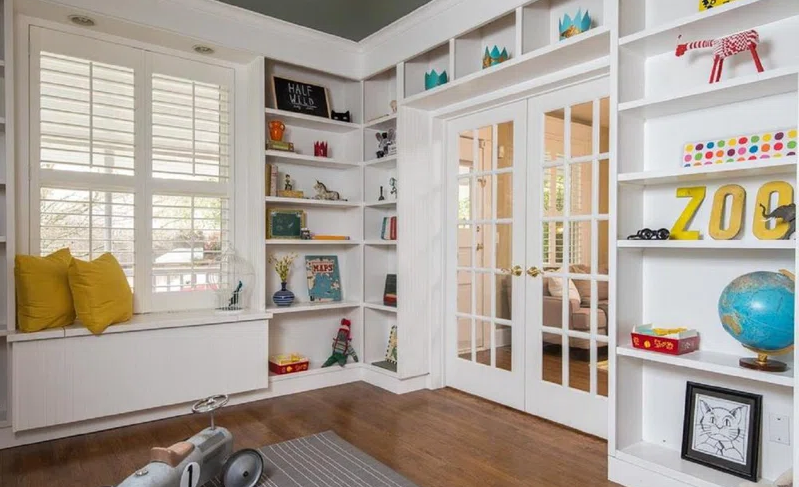 france-interior-door-with-grids-inside-design