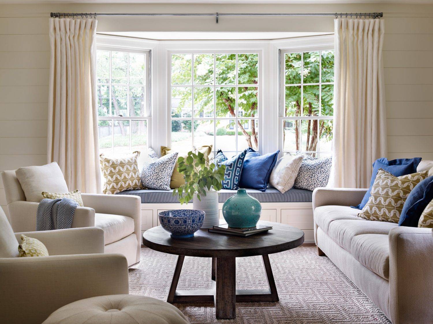 modern bay window design in the living room