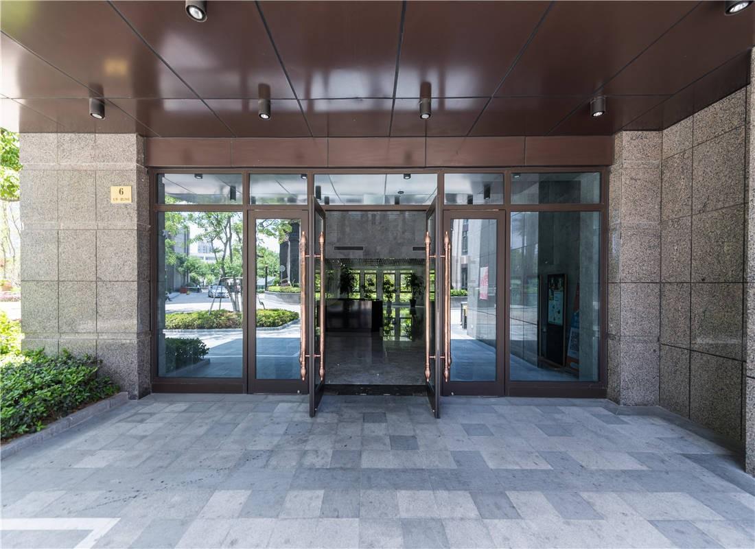commercial glass swing door