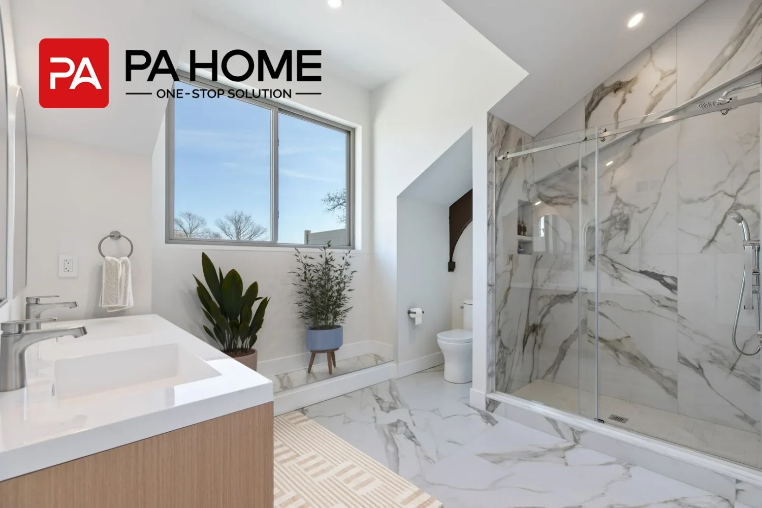 Projeto de banheiro moderno com bancada de madeira em apartamento em Nova Jersey, boutique América do Norte